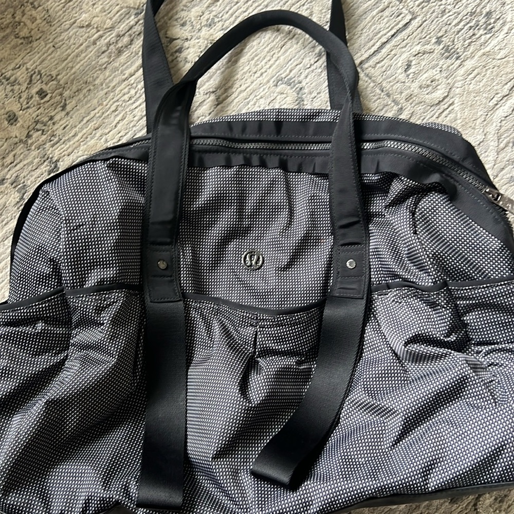 Lululemon duffel bag